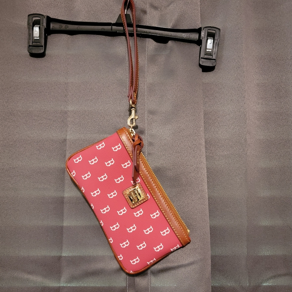 Dooney & Bourke Red Sox Boston wristlet